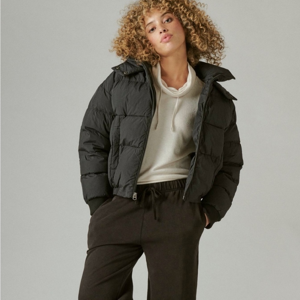 lucky brand cropped puffer size XL